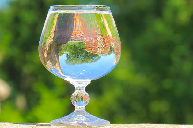 Acqua microfiltrata, perché berla al posto dell'acqua in bottiglia