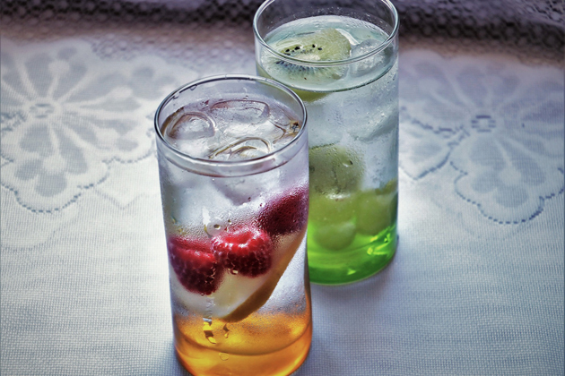 Bere acqua per depurarsi dopo le feste